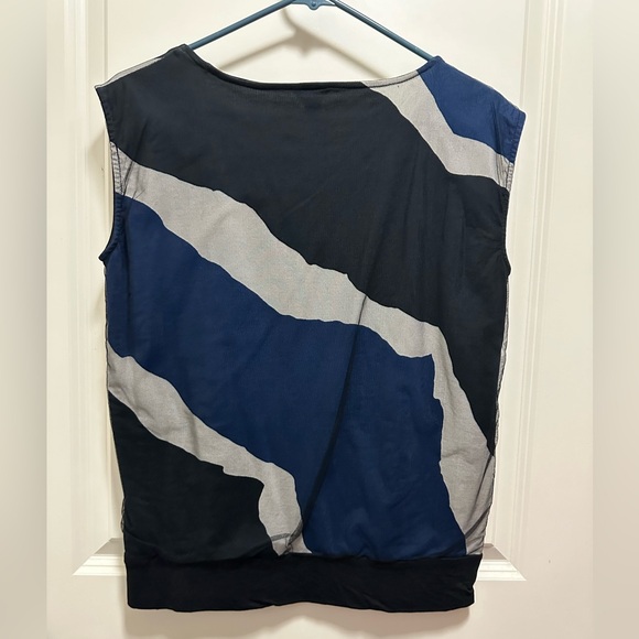 Women’s Ann Taylor sleeveless blouse. LP. EUC. - Picture 3 of 3